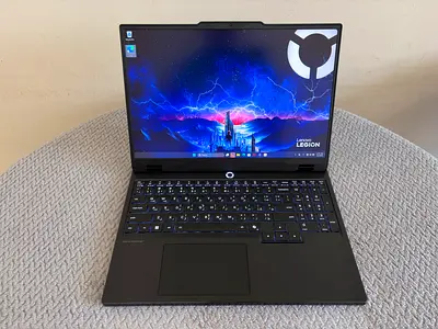 LENOVO LEGION 5 15IRX10 RTX5060 GRAPHICS CORE i7 GAMING LAPTOP