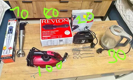 Kitchen gadgets/ electronic items