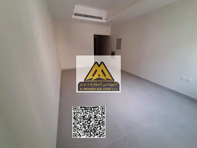 شقة أول ساكن بمواصفات ممتازة ونموذج حديث مع إطلالة مفتوحة على الشارع الرئيسي، مناسبة للسكن العائلي وتتميز بموقع راقي قريب من جميع الخدمات الأساسية وال