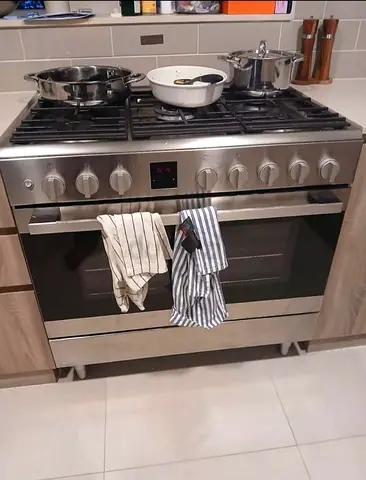 Bosch Gas Cooker With Fan 90cm Mint Use Like New