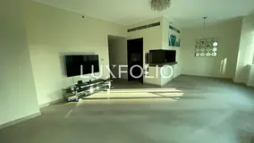 VACANT | LOW FLOOR | RENO OPPORTUNITY