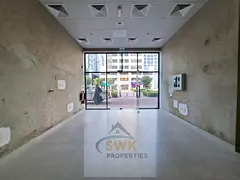 Luxury Retail Unit for Rent in a Prestigious Area