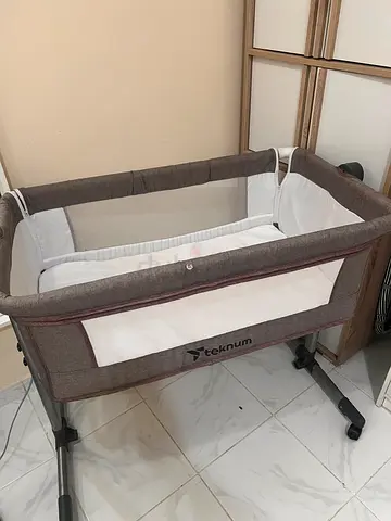 Teknum Adjustable Bedside Crib / Bassinet — Light Grey, With Wheels
