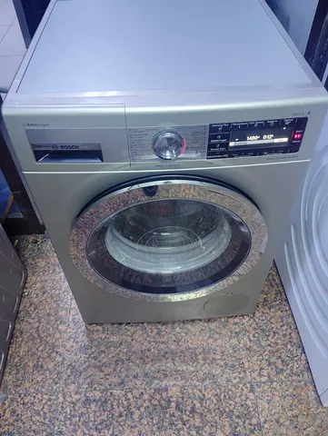 Bosch latest model series 8 washing machine 10kg in excellent condition