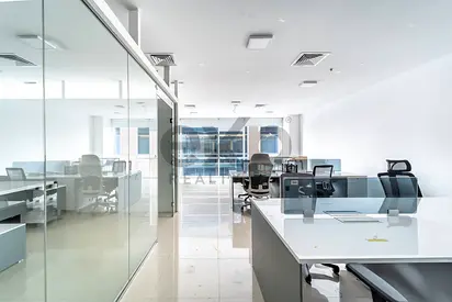 Vacant | Furnished | 4 Parkings