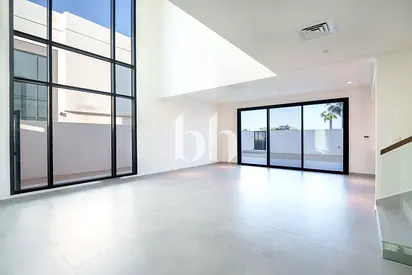 Spacious Plot | 4X | First Tenant