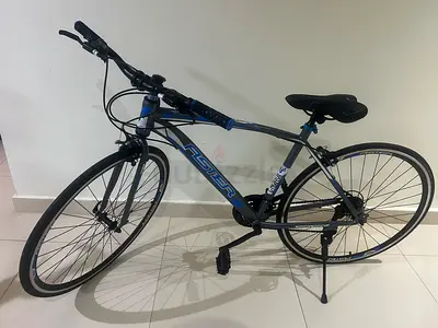 Hybrid/City Bicycle - Lightweight Frame, 21-Speed, Good Condition