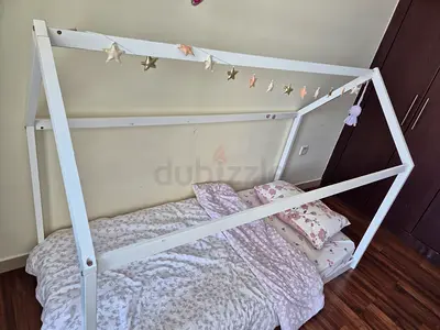 White Montessori House Frame Toddler Bed Frame (Single) - Bare Frame Only