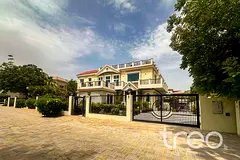 Family Home | Lift | Private Pool | VOT