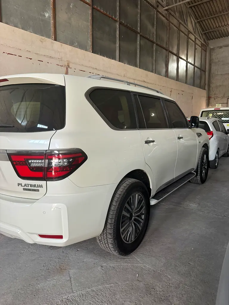 Nissan Patrol 2015 — photo 1 of 1