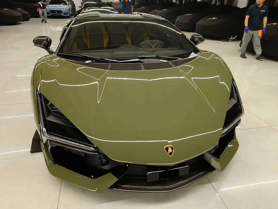 Lamborghini Revuelto 2025 — photo 1 of 12