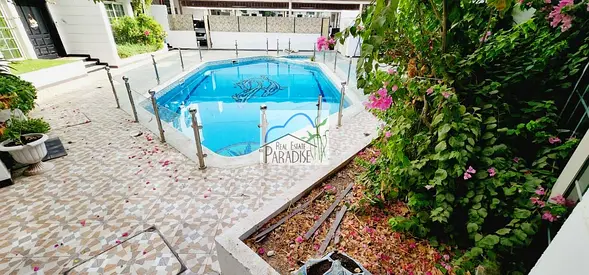 Available Private Entrance 3 Bedroom Villa/Living & dinning/ Maid Room /store room/4 Bath/3 Parking /1 Master/ shared swimming pool/for rent in mirdif