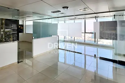 Opportunity Deal | Strategic Location | Mid Floor