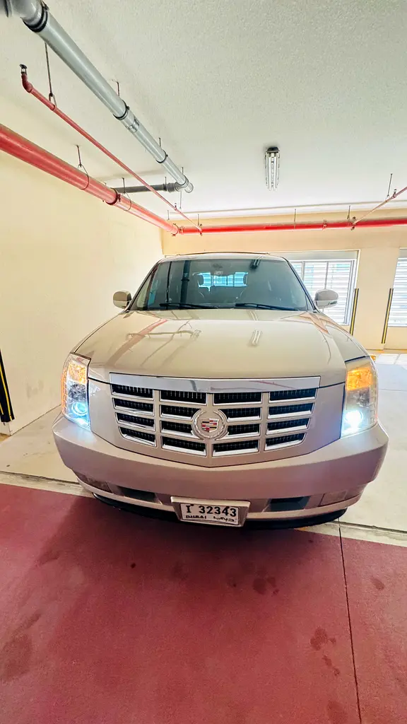 Cadillac Escalade 2007 — photo 1 of 8