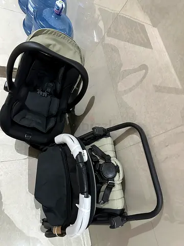 Infant car seat + stroller Giggles wesley