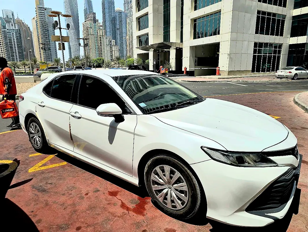 Toyota Camry 2019 — photo 1 of 7