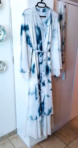 Stunning shear tie dyed Abaya  with head scarf - NEVER WORN