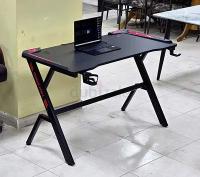 Sturdy Black Gaming/Computer Desk with Cup  Headset Holders