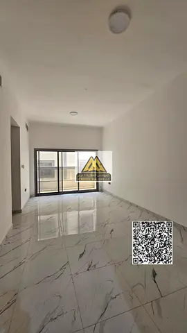 This brand new, spacious apartment boasts a practical design ideal for families. Located in a prime location close to all essential services and with