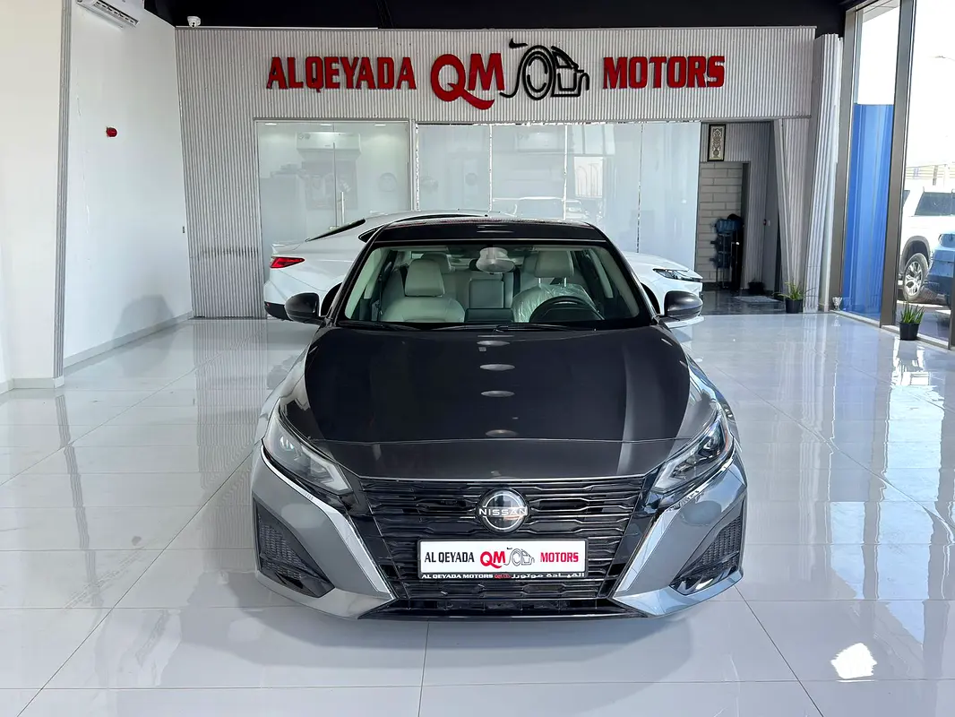 Nissan Altima 2024 — photo 1 of 11