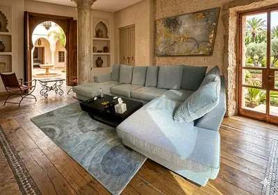 Great Condition the One brand Kingston u shape sofa