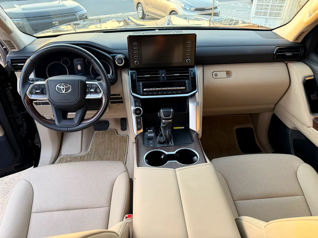 /ar/city-sharjah/cate-car-used-car/toyota-land-cruiser-2024-46l-gxr-petrol-auto-awd-47208366542488576/-7