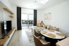 Waterfront Living | Premium Location | Vacant