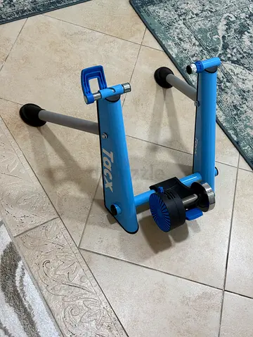 Urgent sale need gone Tacx Blue Twist Indoor Bicycle / Bike Trainer – Excellent Condition