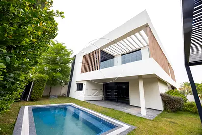 VACANT! 5BR+M | Corner Villa | Private Pool