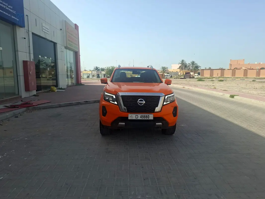 Nissan Navara 2024 — photo 1 of 11