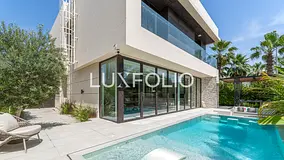 Astonishing Example l Fully Upgraded V4 l Owner Occupied l Exclusive