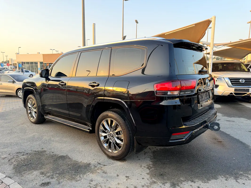 /ar/city-sharjah/cate-car-used-car/toyota-land-cruiser-2024-46l-gxr-petrol-auto-awd-47208366542488576/-4