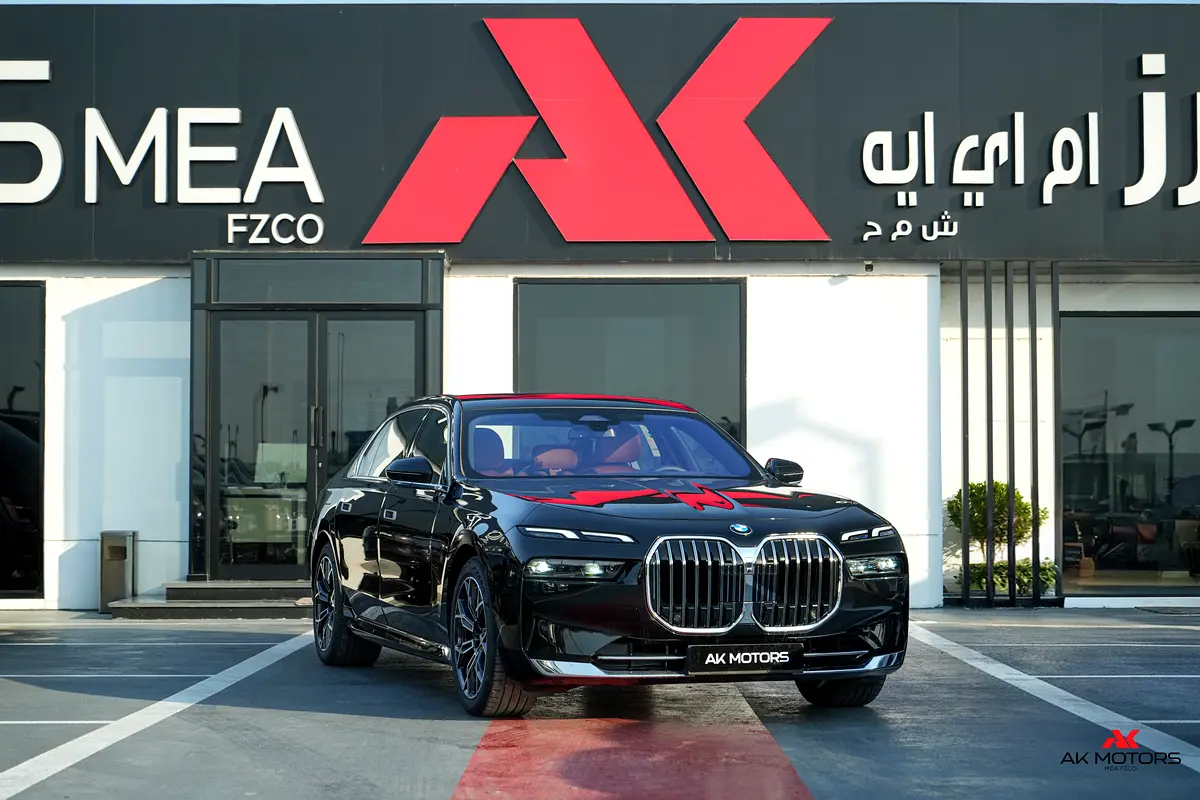 BMW 7-Series 2026 — photo 1 of 16