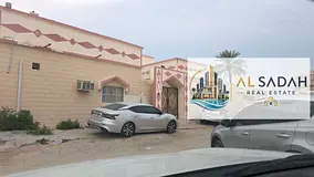 House for sale in Umm Khanoor 4 bedrooms Living room, majlis, and 4 bathrooms Rent: 44,000 Land area