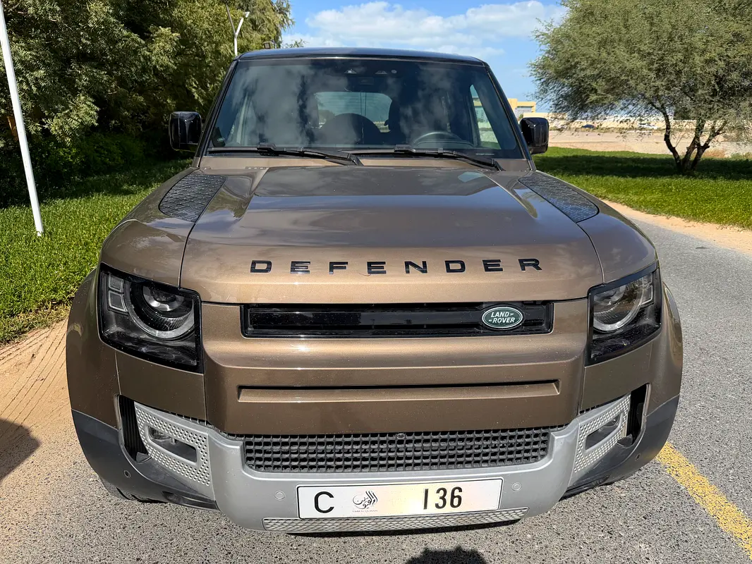 Land Rover Defender 2025 — photo 1 of 8