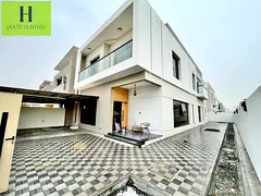 Modern Design Levish 5BR Villa Specious Like New Wooden Floor Ready to Move