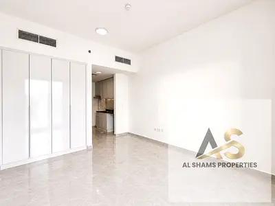 Studio Apartment | Balcony | Pool & City Views | Parking