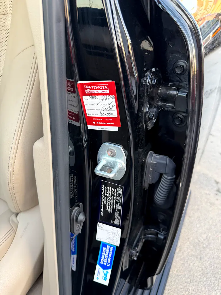 /ar/city-sharjah/cate-car-used-car/toyota-land-cruiser-2024-46l-gxr-petrol-auto-awd-47208366542488576/-15