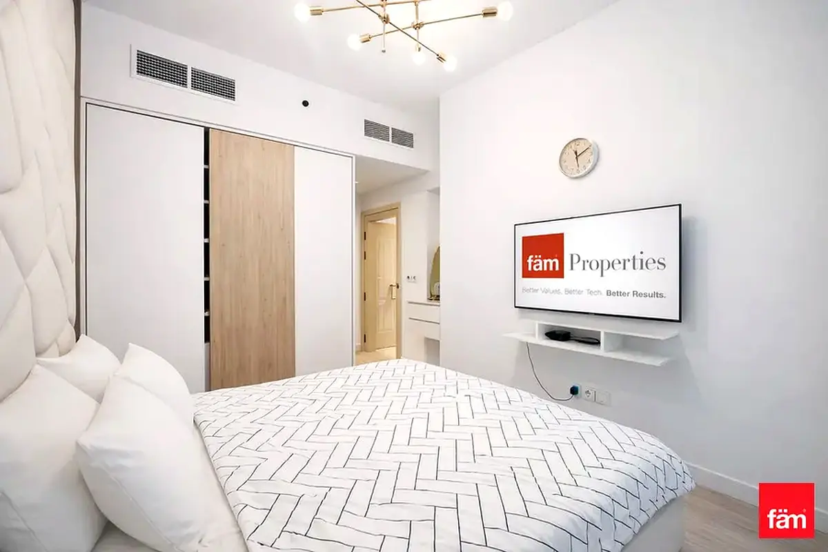 Fully Furnished | Close To The Exit