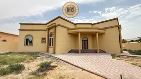 Luxury 5BR Villa with Hall Majlis+Maidroom For Rent in Garrayen