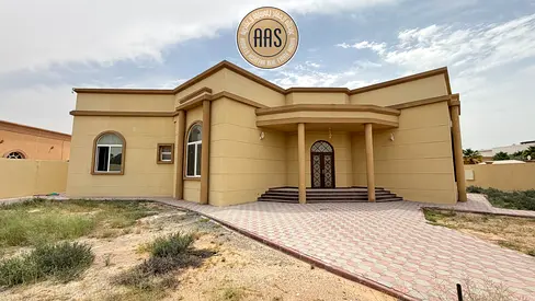 Luxury 5BR Villa with Hall Majlis+Maidroom For Rent in Garrayen