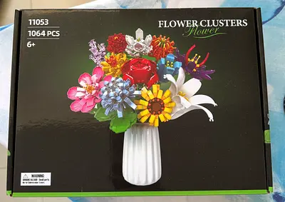 Lego type flower set