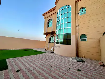 Duplex Villa With Private Entrance/ Front & Back Yard