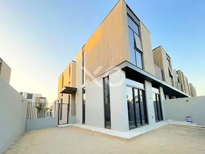 RARE G+2 | MORTGAGEABLE | ON THE PARK