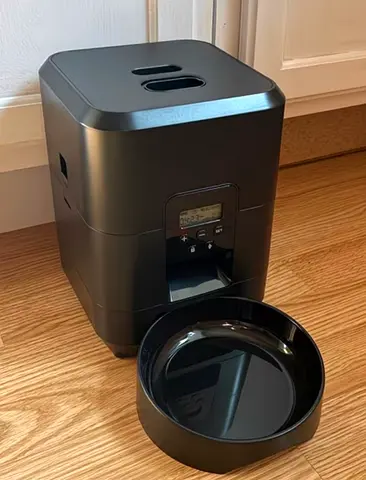 Smart 2L Automatic Cat Feeder - USB  Battery Powered, Programmable Pet Food Dispenser with Voice re