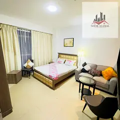 Al Furjan, Dubai: Spacious studio apartment with kitchen and bathroom, fully furnished with hotel-st