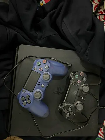 PS4 mouse and keyboard and mouse pad 1TB 2 controllers and charger