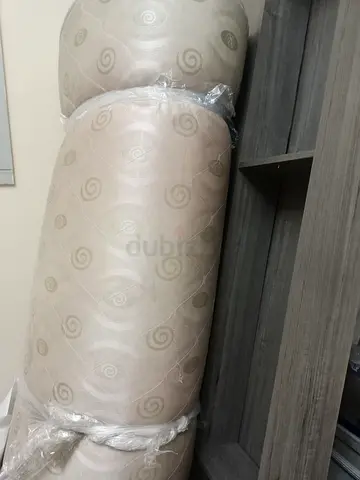 Bed - King size mattress with cot