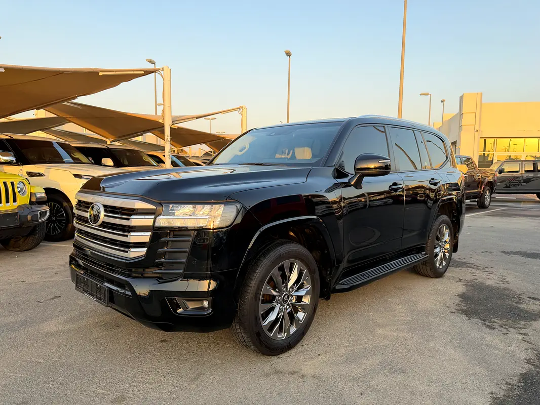 /ar/city-sharjah/cate-car-used-car/toyota-land-cruiser-2024-46l-gxr-petrol-auto-awd-47208366542488576/-3