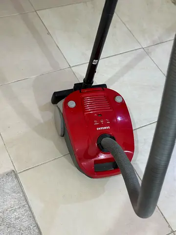 Samsung Canister Vacuum Cleaner - Red, Good Working Condition